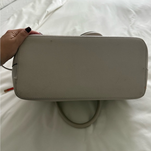 Aldo Beige Tote with Red Interior - Picture 4 of 4